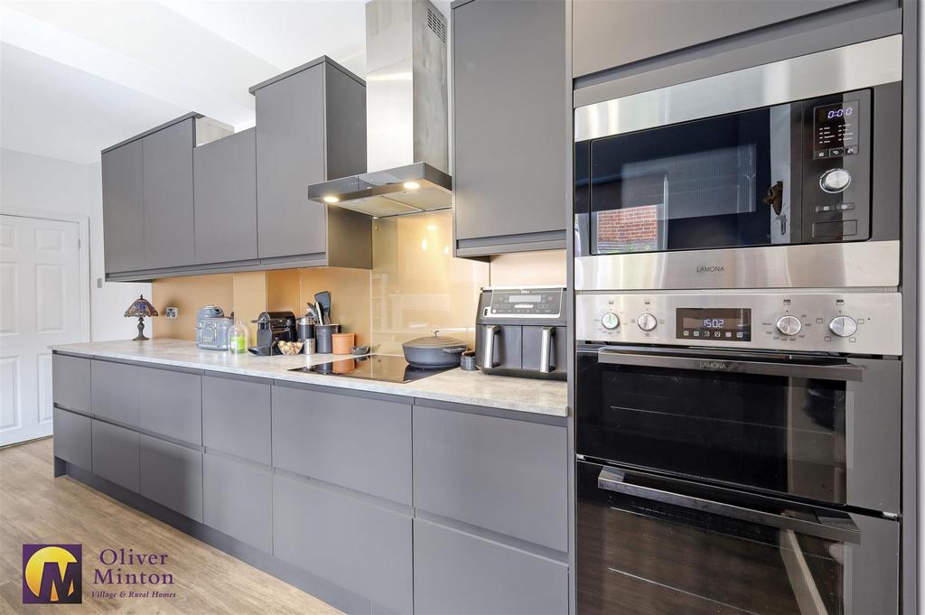 Kitchen / dining room