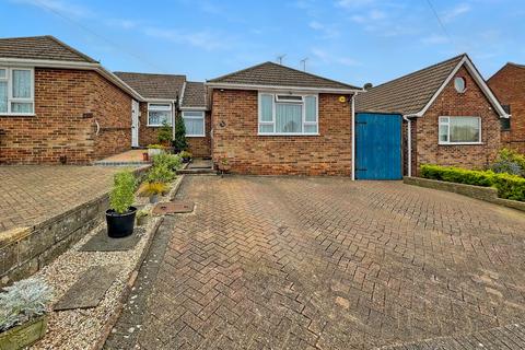 3 bedroom semi-detached bungalow for sale, Hillary Crescent, Luton, Bedfordshire, LU1 5JH