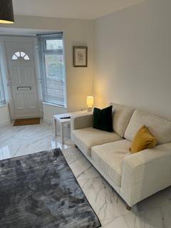 2 bedroom terraced house to rent, Hill Street, Raunds NN9