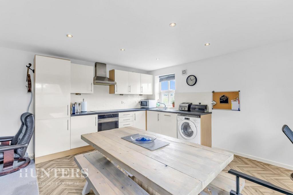 Kitchen/ Dining Area