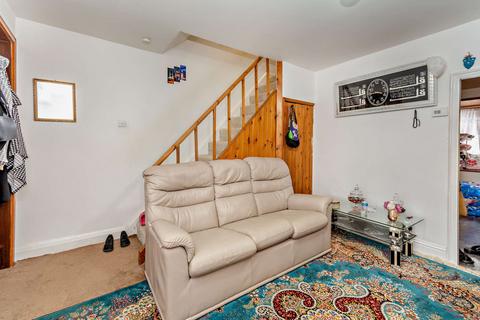 2 bedroom terraced house for sale, Warwick Crescent, Hayes, UB4