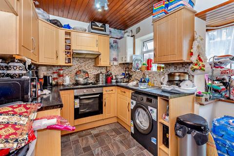 2 bedroom terraced house for sale, Warwick Crescent, Hayes, UB4