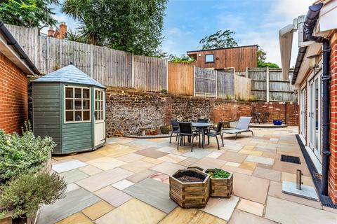 1 Brunswick Walk, Dorking, RH4 2FQ