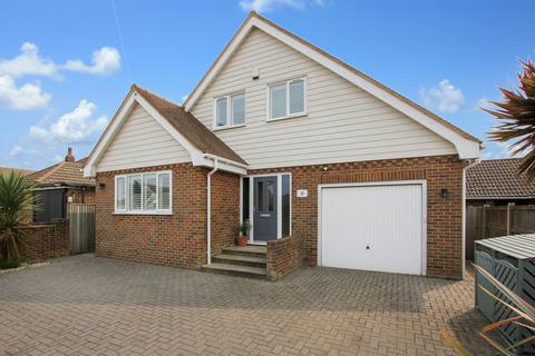 4 bedroom detached house for sale, Hardy Road, New Romney TN28