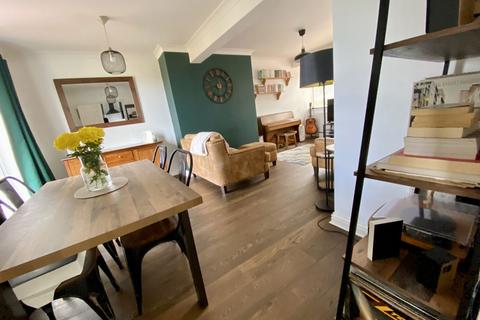 9 The Grove, Peterlee, SR8 3BU