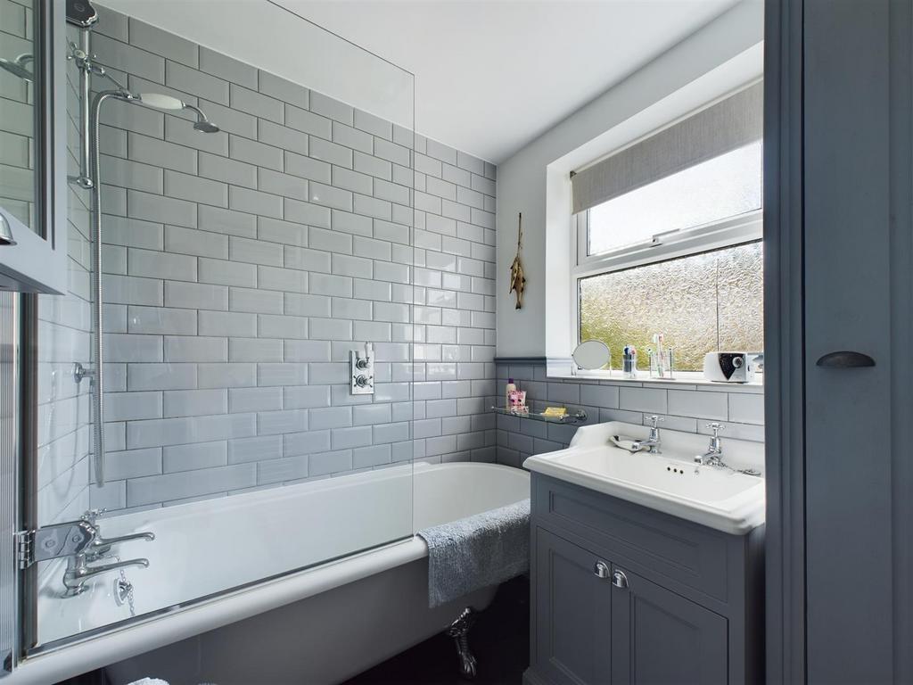 Bath 1.jpg