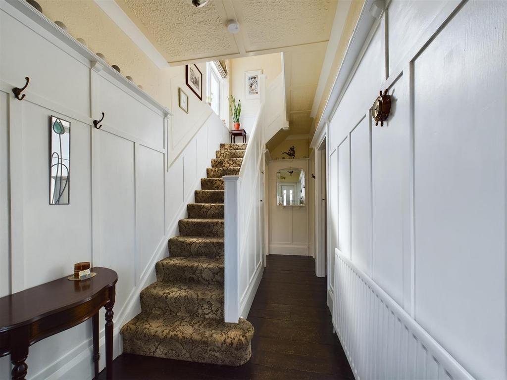 Hallway.jpg