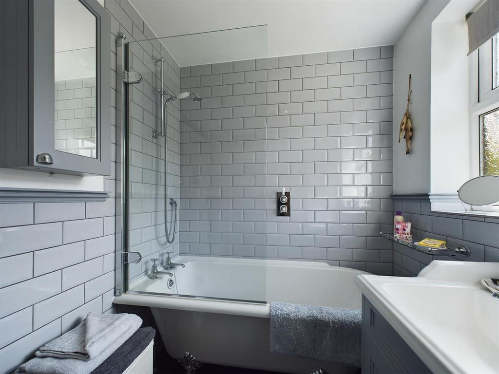 Bath 2.jpg