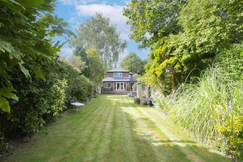 4 bedroom detached house for sale, Vincent Crescent, Brampton, Chesterfield