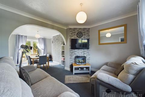 34 Parkway, New Addington, Croydon, CR0 0LA