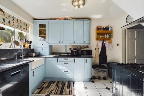 34 Parkway, New Addington, Croydon, CR0 0LA