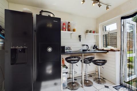 34 Parkway, New Addington, Croydon, CR0 0LA