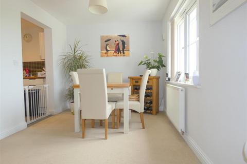 2 bedroom flat to rent, Wherry Close, Margate, CT9