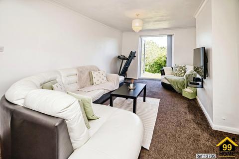 7 Burnham Close, High Wycombe, HP12 3UX