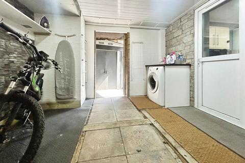 61 Clos Ogney, Llantwit Major, CF61 2SN