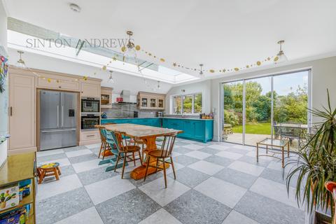 45 Warwick Road, London, W5 5PZ