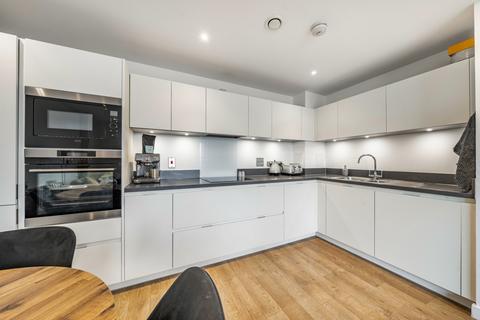 2 bedroom apartment for sale, Creekside, London