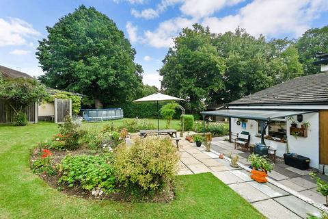 3 bedroom bungalow for sale, Dover Close, Alresford, SO24