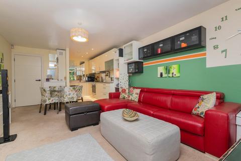 2 bedroom flat for sale, Meadowside Quay Walk, Glasgow, G11