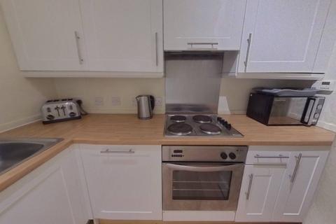3 bedroom flat to rent, Bruce Street, Stirling Town, Stirling, FK8