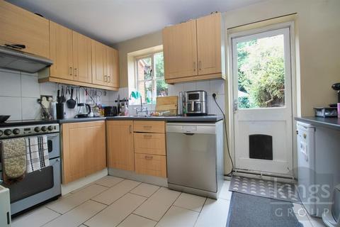 2 bedroom semi-detached house for sale, Willowdene, Cheshunt, Waltham Cross