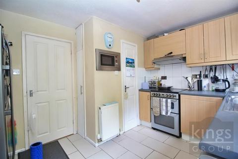 2 bedroom semi-detached house for sale, Willowdene, Cheshunt, Waltham Cross