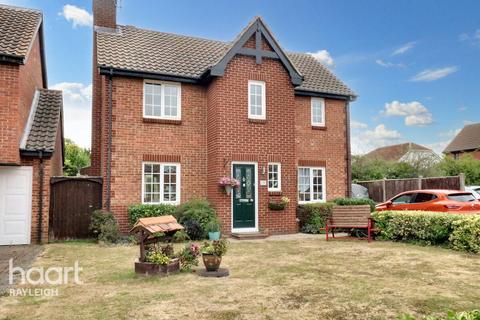 3 bedroom detached house for sale, Lincoln Way, Rayleigh