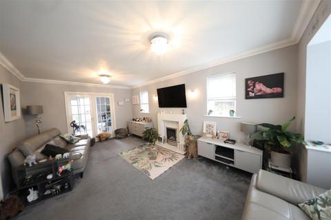 4 Marshall Way, Hedon, Hull, HU12 8GD