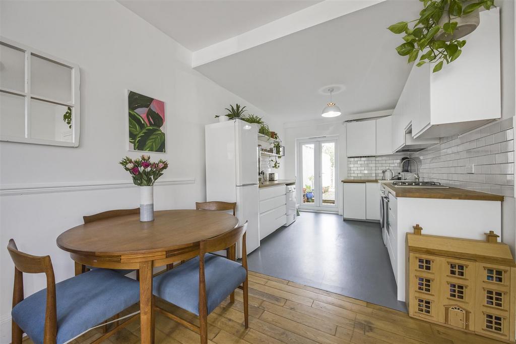 Flat 1, 102, Dawlish Road -009.jpg