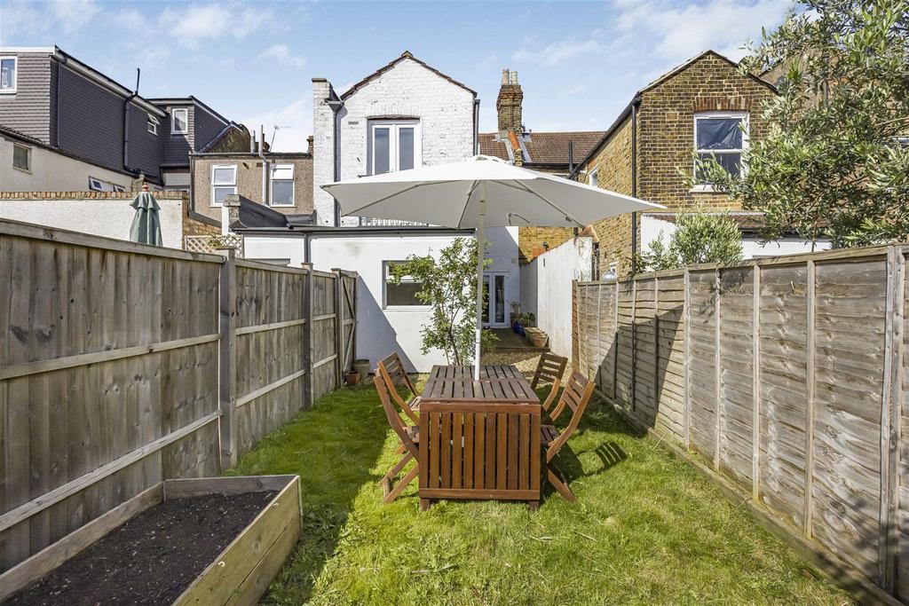 Flat 1, 102, Dawlish Road -014.jpg