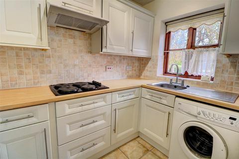 2 bedroom end of terrace house for sale, Larkspur Road, Worcester