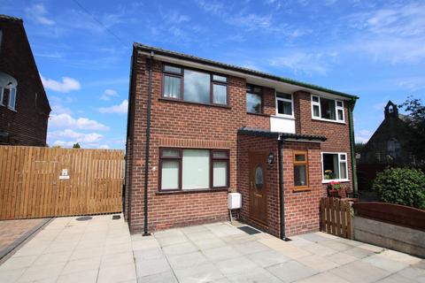 3 bedroom semi-detached house to rent, Chorley Road, Westhoughton, BL5