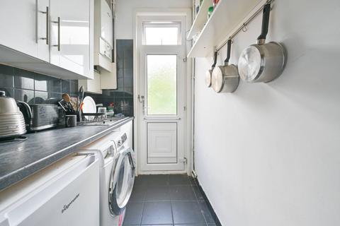 3 bedroom house to rent, Links Road, Tooting, London, SW17