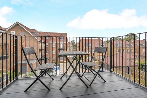 2 bedroom flat for sale, Albright Gardens, Walton-on-Thames, Surrey, KT12