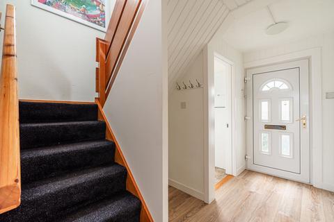 60 Barntongate Drive, Edinburgh, EH4 8BY