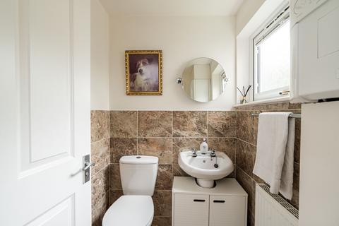 60 Barntongate Drive, Edinburgh, EH4 8BY