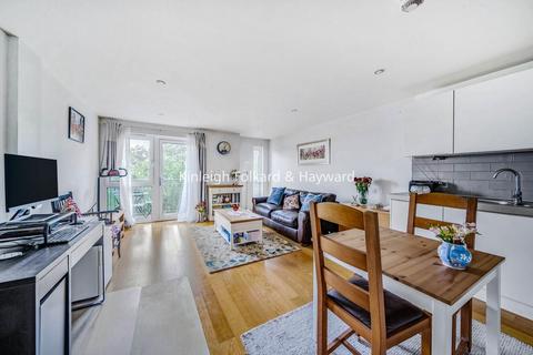 1 bedroom flat for sale, Holden Avenue, North Finchley