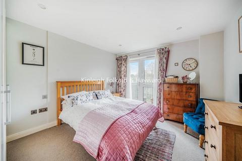 1 bedroom flat for sale, Holden Avenue, North Finchley