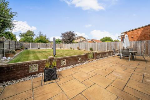 4 bedroom detached house for sale, Dover Crescent, Bedford