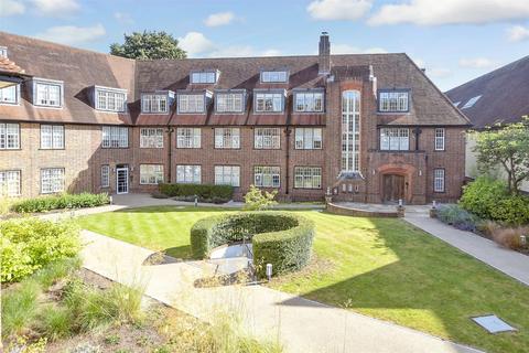 1 bedroom apartment for sale, Lesbourne Road, Reigate, Surrey