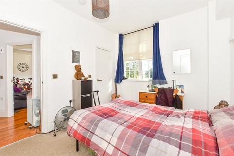 1 bedroom apartment for sale, Lesbourne Road, Reigate, Surrey