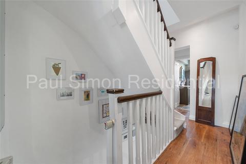 102 Morley Avenue, London, N22 6NG