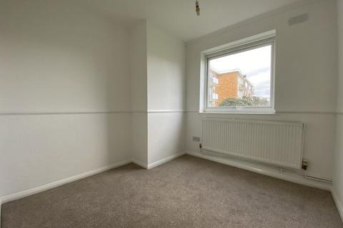 2 bedroom flat to rent, Lord Warden Avenue, Walmer, Deal