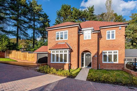 5 bedroom detached house for sale, Peartree Drive, Wombourne, Wolverhampton