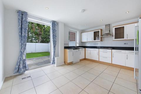 4 bedroom terraced house to rent, Sussex Gardens, Highgate, N6