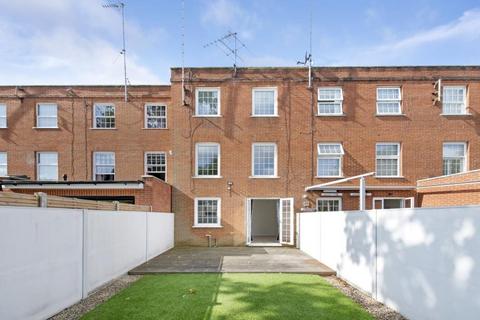 4 bedroom terraced house to rent, Sussex Gardens, Highgate, N6