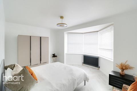 5 bedroom end of terrace house for sale, Norfolk Avenue, London