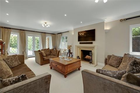 6 bedroom detached house to rent, Avenue Road, Cobham, Surrey, KT11