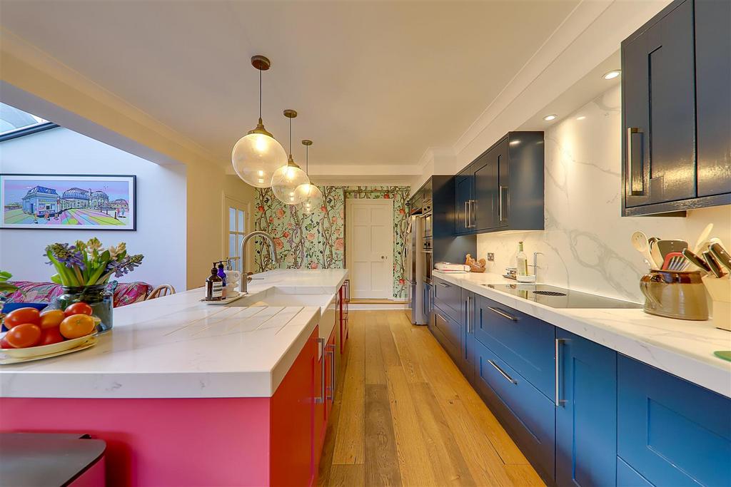 25ft Open Plan Kitchen/Breakfast Room