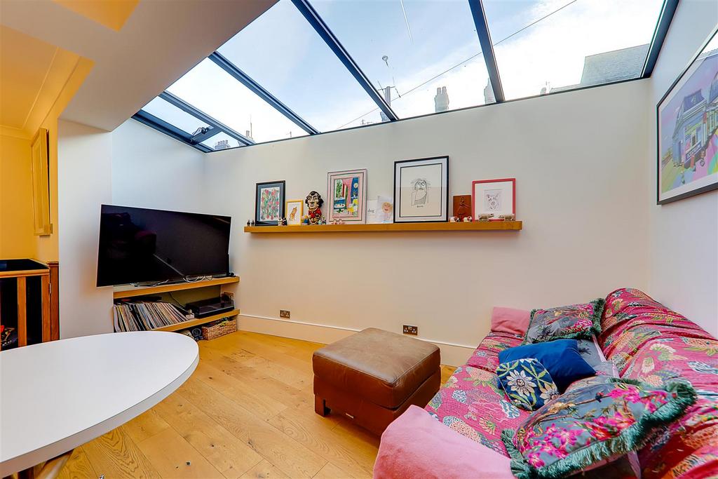 25ft Open Plan Kitchen/Breakfast Room